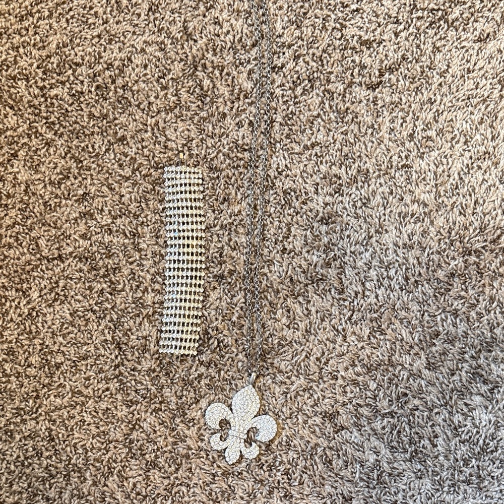 Silver Fleur-de-Lis Pendant Necklace